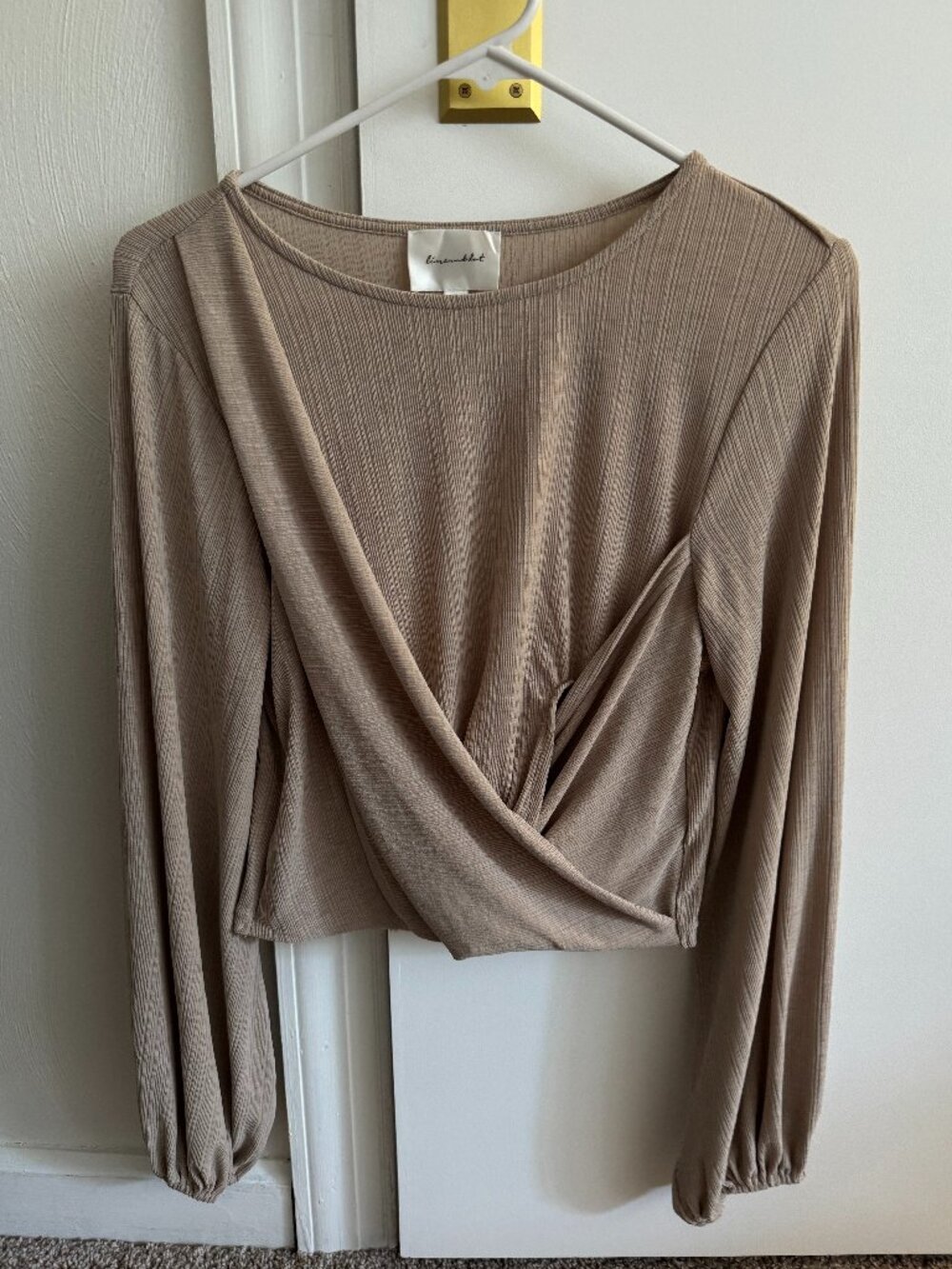Line & Dot Top
